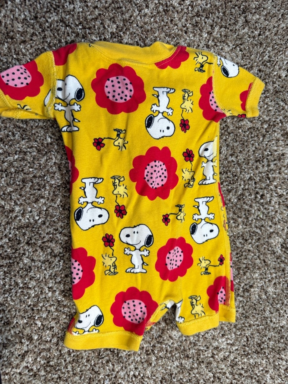 Hanna Andersson Yellow Snoopy & Woodstock Short-Sleeve Footie with Red Flowers - Picture 3 of 4